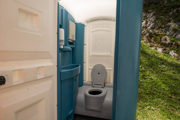 Best Portable restroom trailer rental  in Redlands, CA